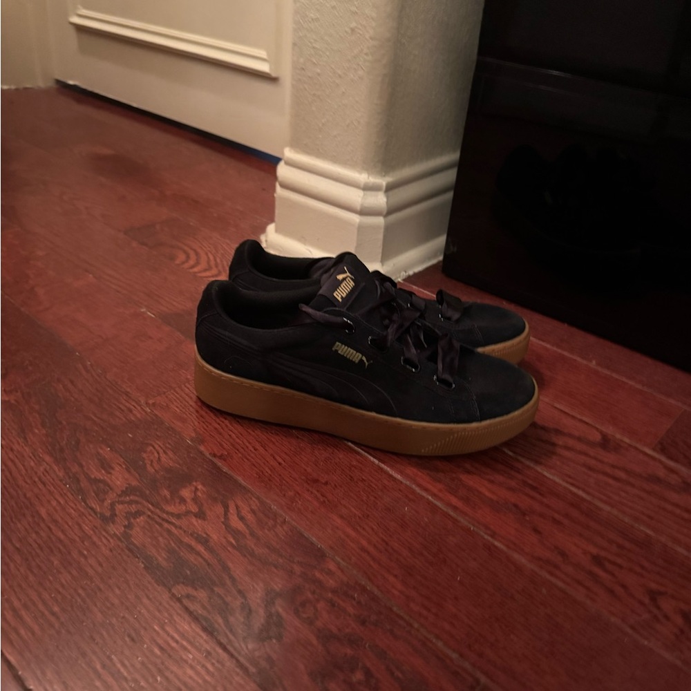 Puma Men's Black Sneakers with Tan Sole